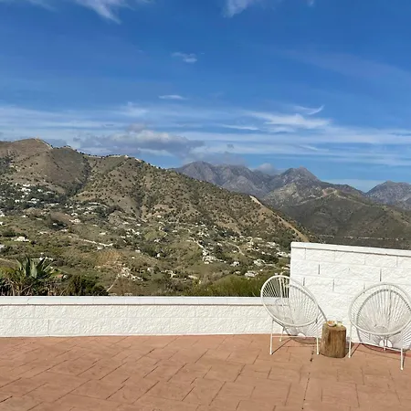 Renovated With Panoramic Views In 펜션 *